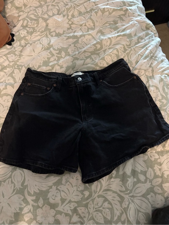 Abercrombie & Fitch Pants - Abercrombie & Fitch Black Denim Dad Shorts size 33